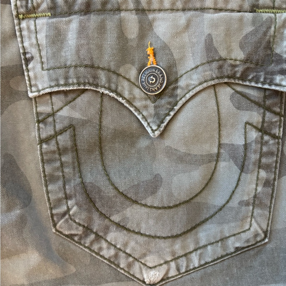 True Religion Ricky camouflage jeans. Very Good Condition! Grey/Green. 34” x 34” - Picture 10 of 14